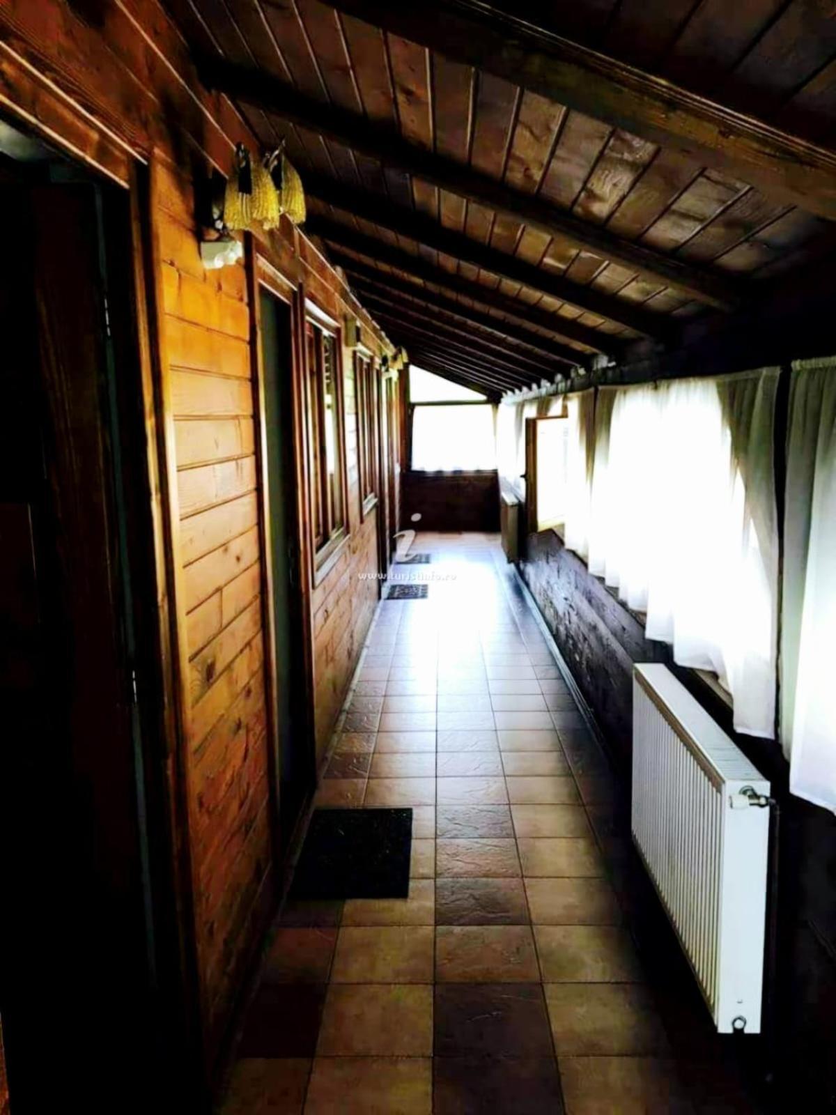 Pensiunea Cerbul - Valea Dobarlaului Екстер'єр фото